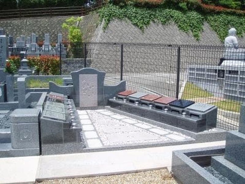 五月山緑地霊園