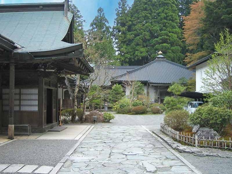 高野山 奥の院 永代供養墓「佛舎利宝塔」