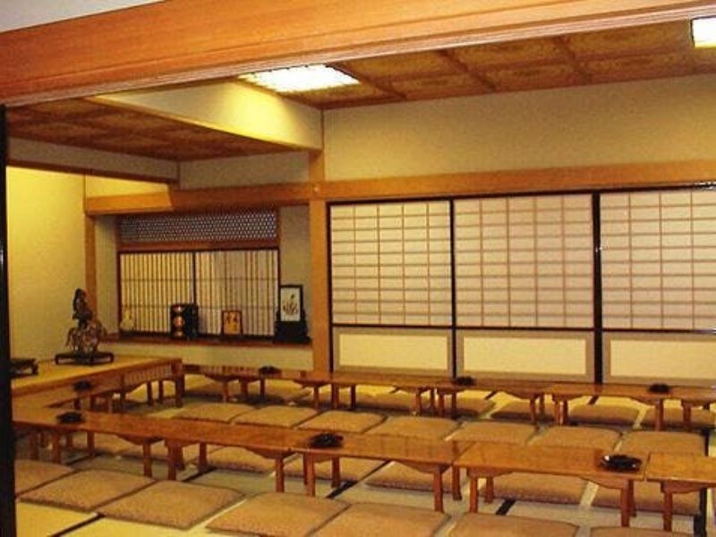 曹洞宗慈雲山 長泉寺表参道墓苑