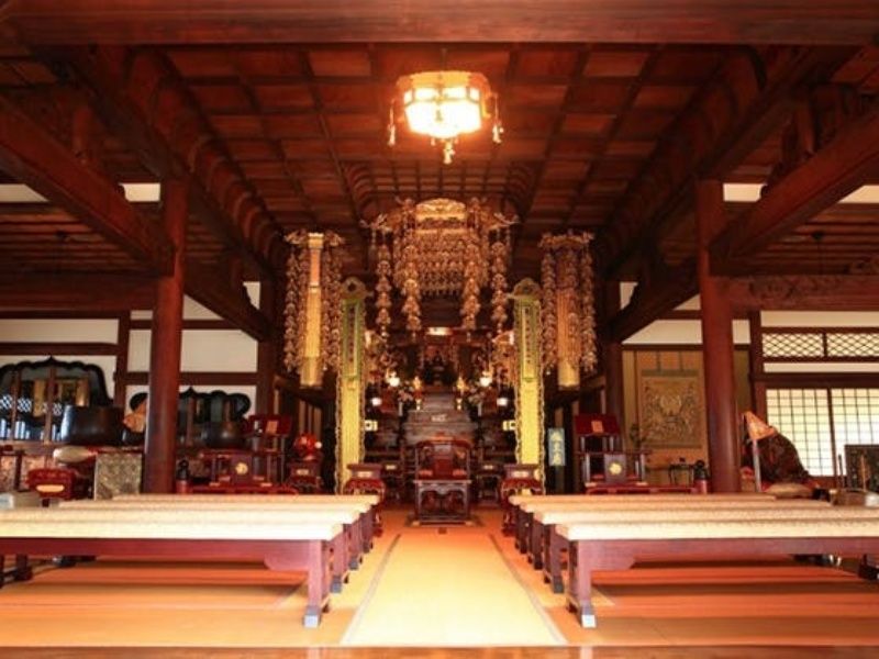 曹洞宗慈雲山 長泉寺表参道墓苑