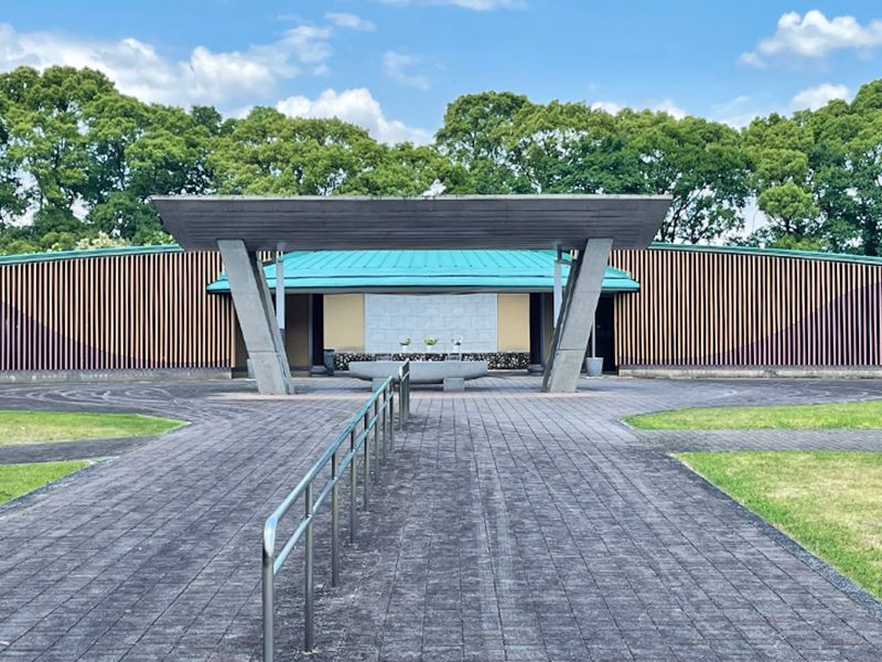 納骨堂（永年納骨と期限付納骨があります）