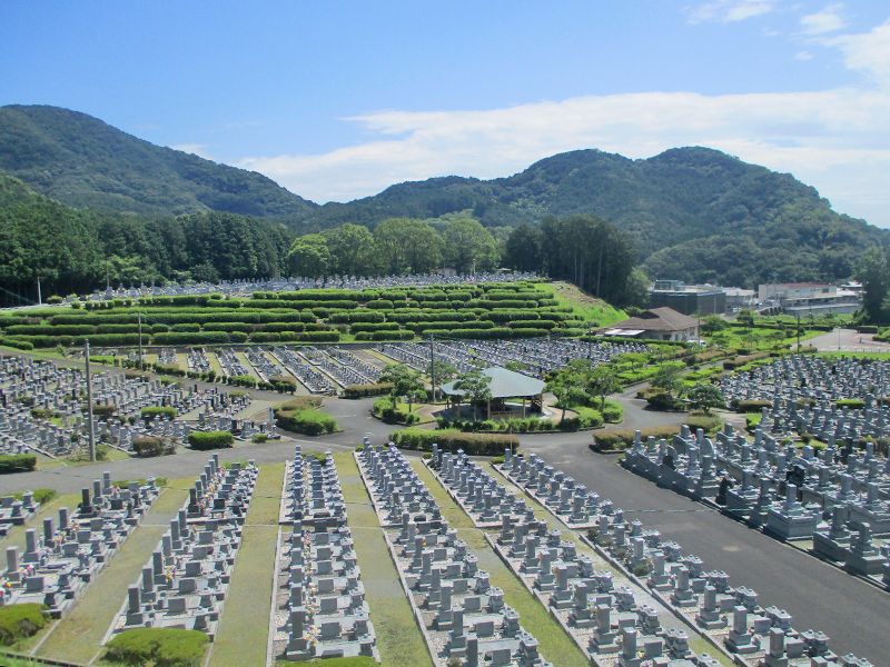 緑に囲まれた落ち着いた雰囲気です。