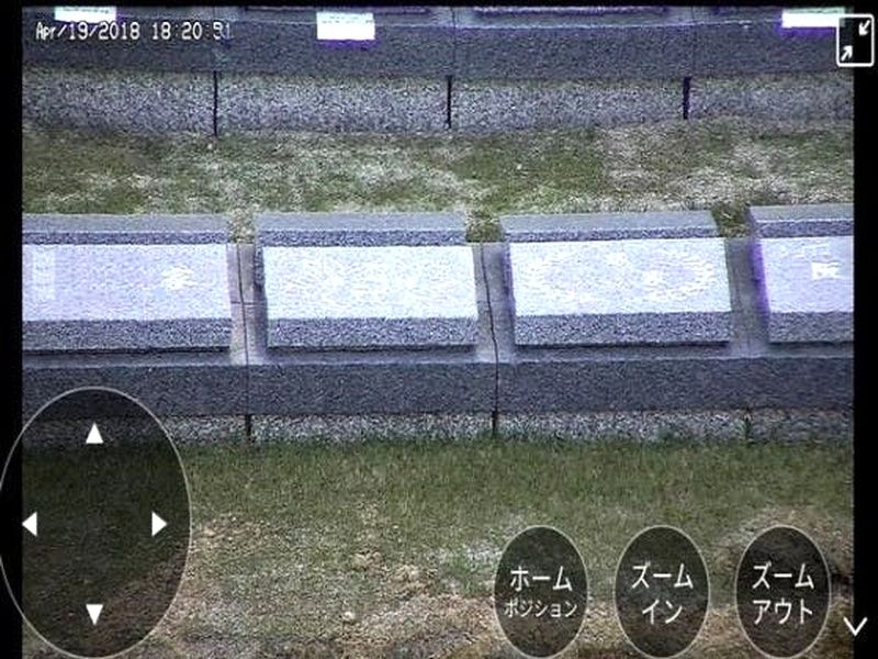 専用カメラはズーム機能でより近くでお参りが可能で、遠方の方にも好評