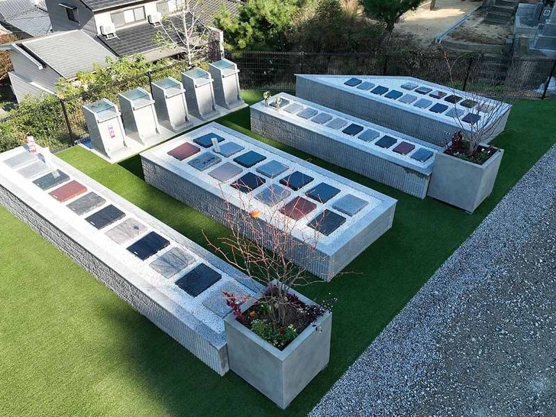 １名から８名まで利用可能なさまざまな樹木葬タイプが揃います