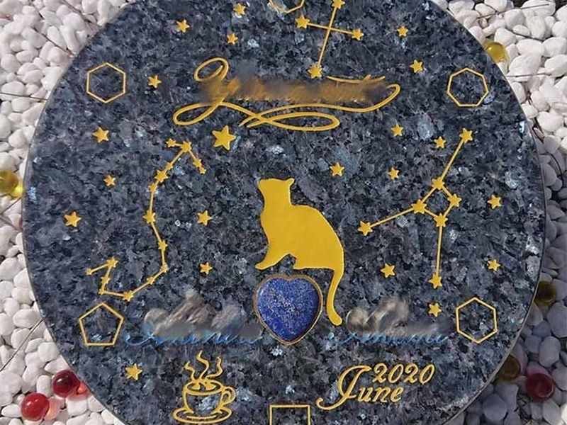 メモリアルストーン