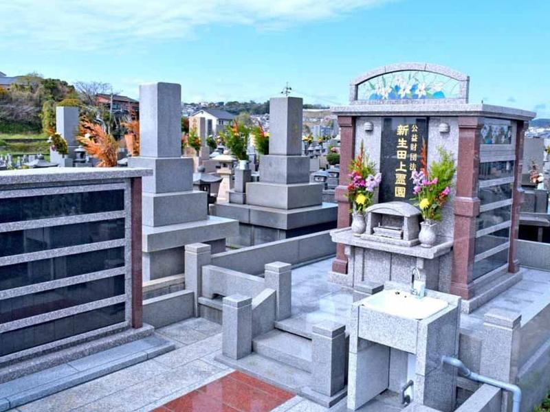 ステンドグラス合祀墓