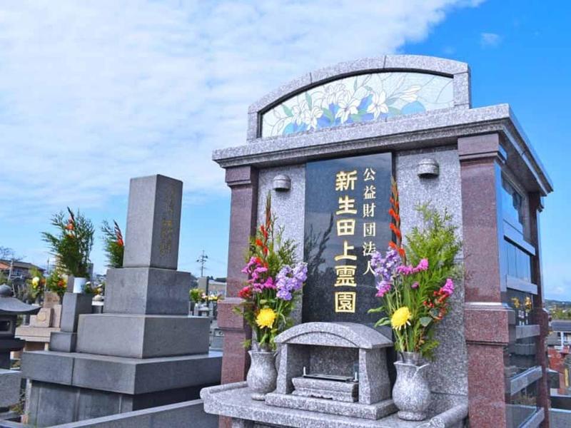 ステンドグラス合祀墓