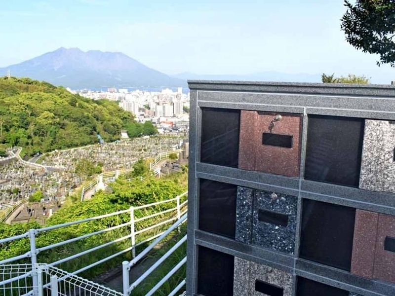 桜岳陵多段式納骨壇