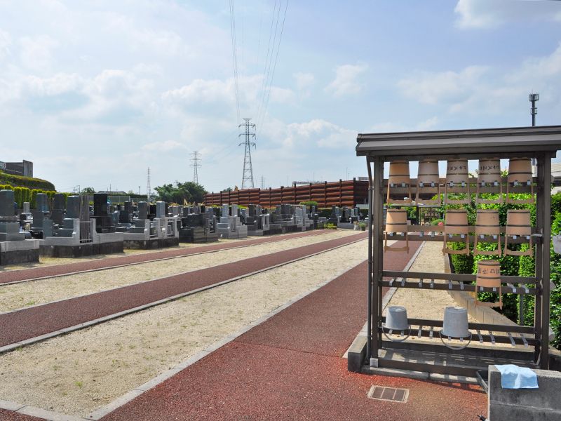 ヒルズ川口