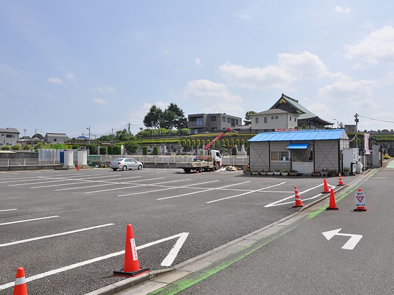 ヒルズ川口