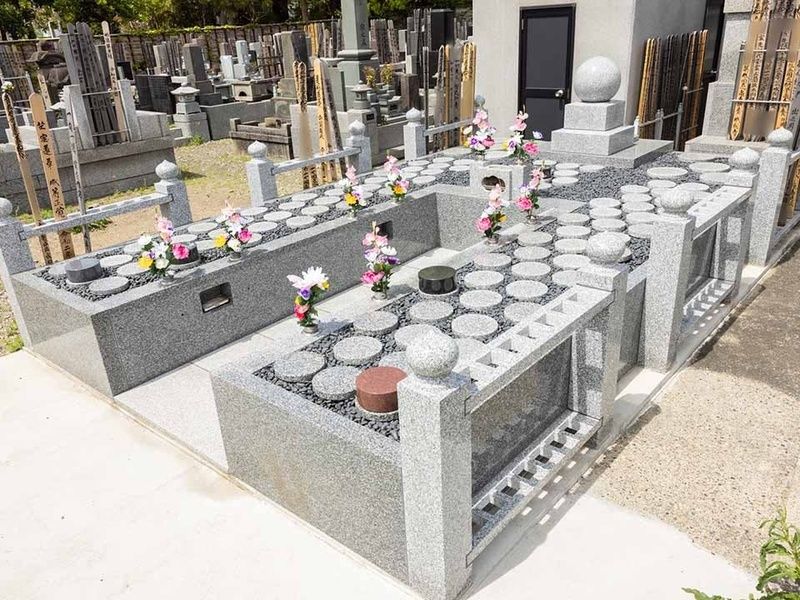 個別区画のほか合祀プランもあります