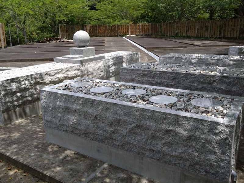 樹木葬は立ったままお参りすることができます