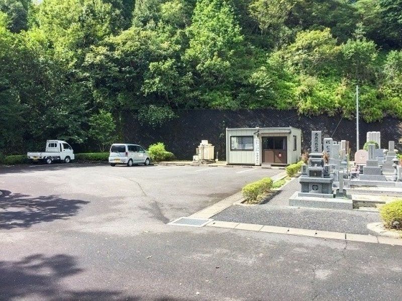 管理棟には管理人が常駐しているので、安心してお参りできます