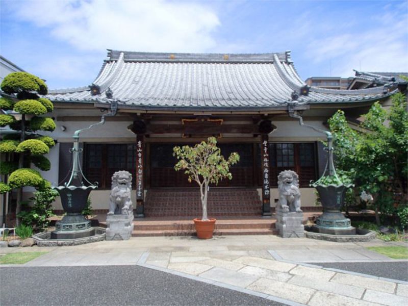 隅田川せせらぎ霊園　厳かな雰囲気の福寿院本堂