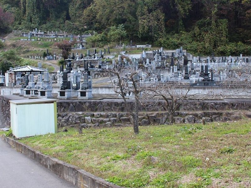 真蔵寺墓地