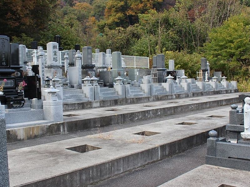 真蔵寺墓地