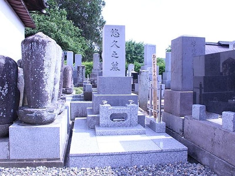 典厩寺墓地
