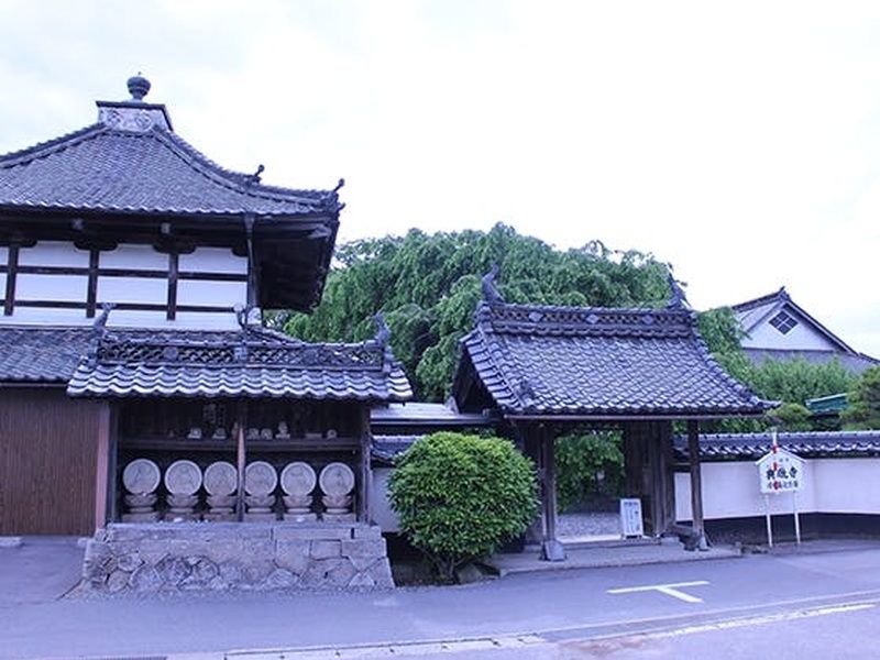 典厩寺墓地