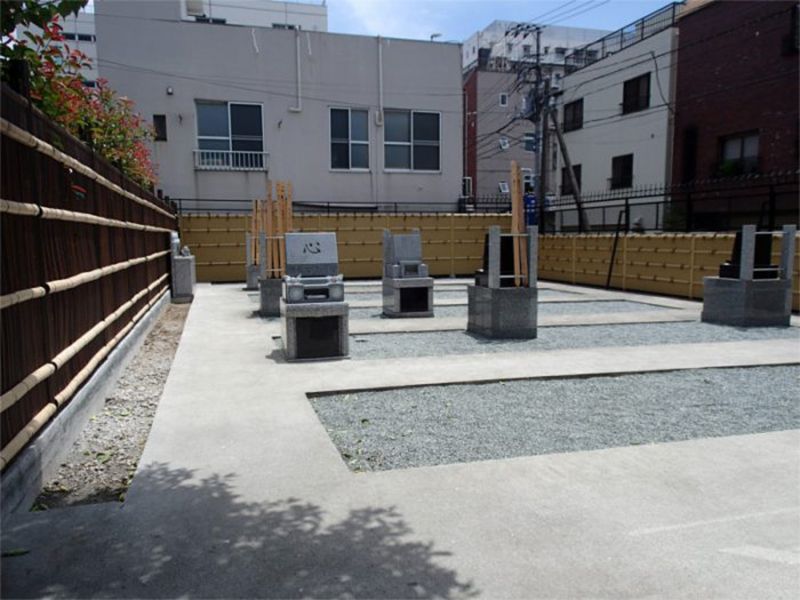 隅田川せせらぎ霊園　広く平坦できちんと整備された墓域