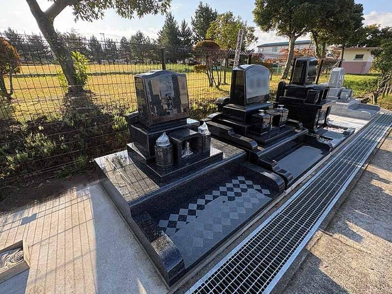 大宮公園に隣接した大宮墓地