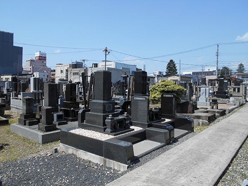 境内墓地