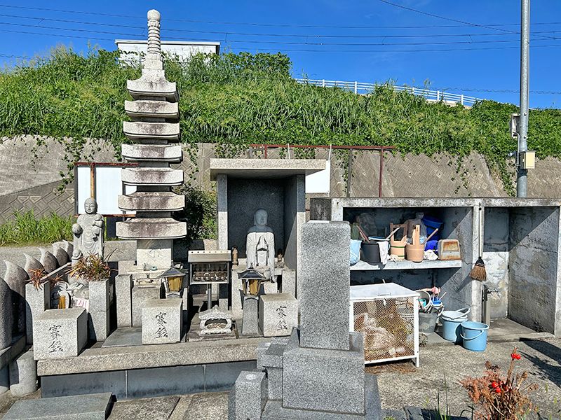 東天川墓地