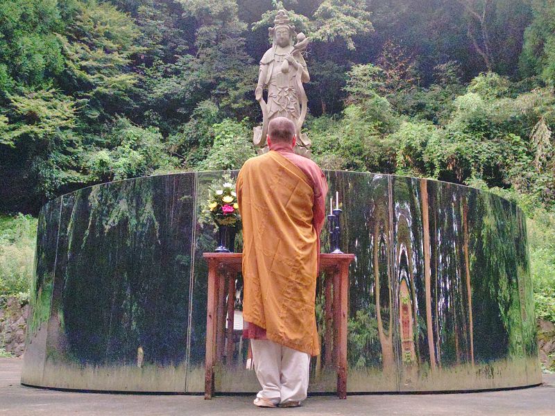 埋葬法要の様子