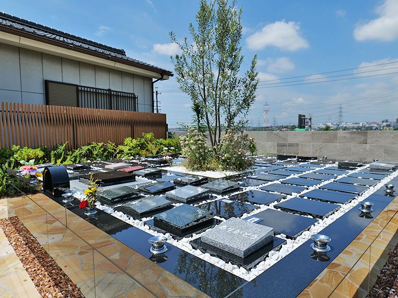 墓石は長い年月が経っても美しい、高級御影石インド黒を使用