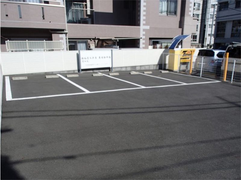 聖和苑　バリアフリーの駐車場