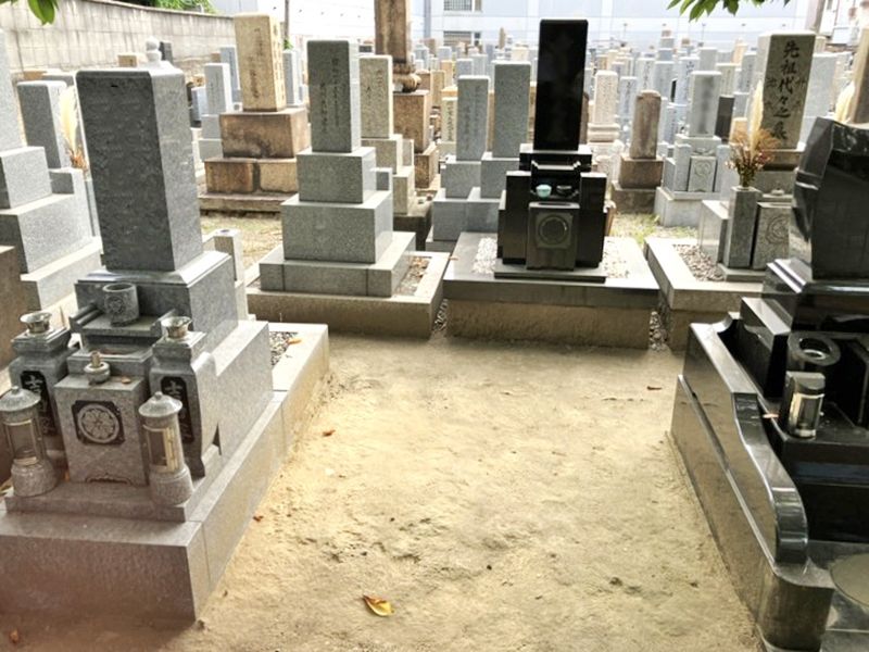 杭瀬冠頭中共同墓地