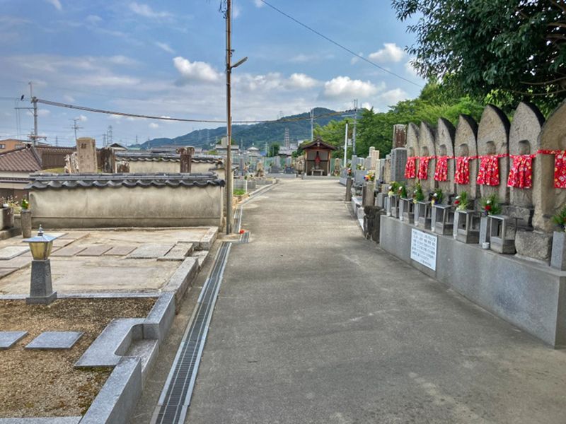 日下墓地