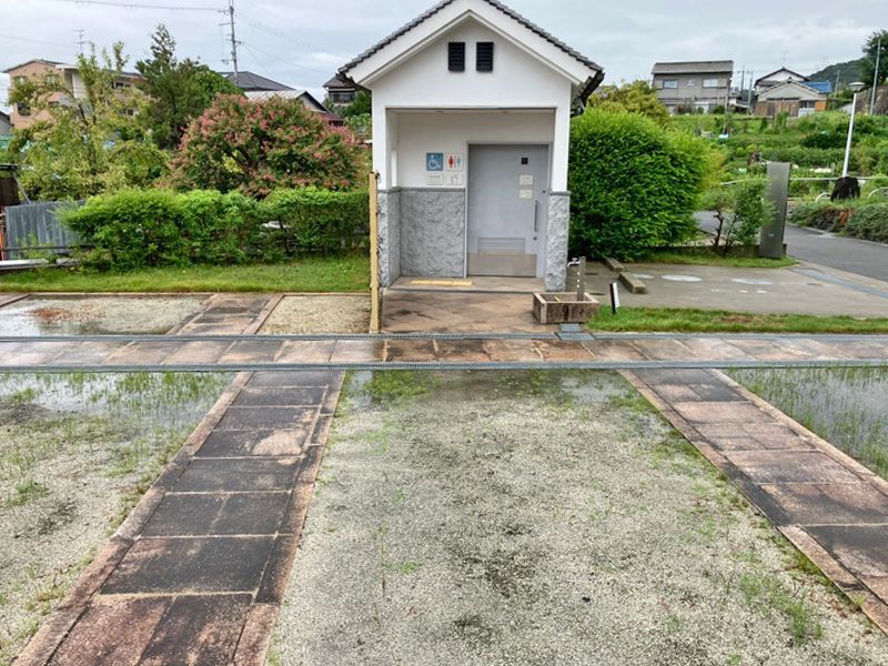 日下墓地