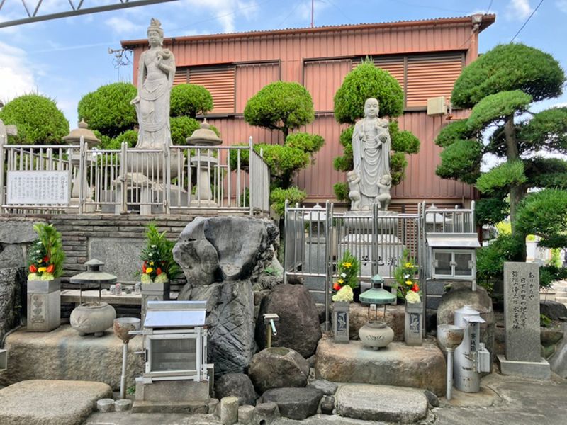 日下墓地