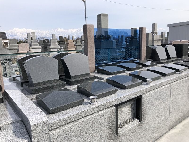 利生寺浜黒崎墓地