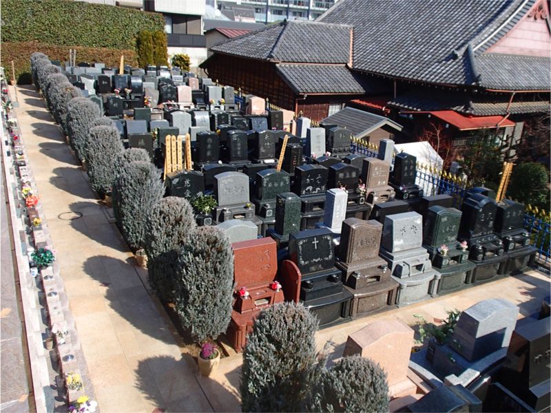 聖和苑　きれいに区画整理された墓域