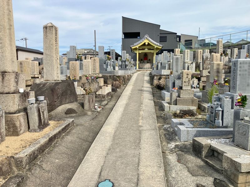 上六桜井共同墓地