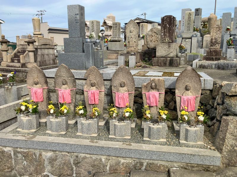 上六桜井共同墓地