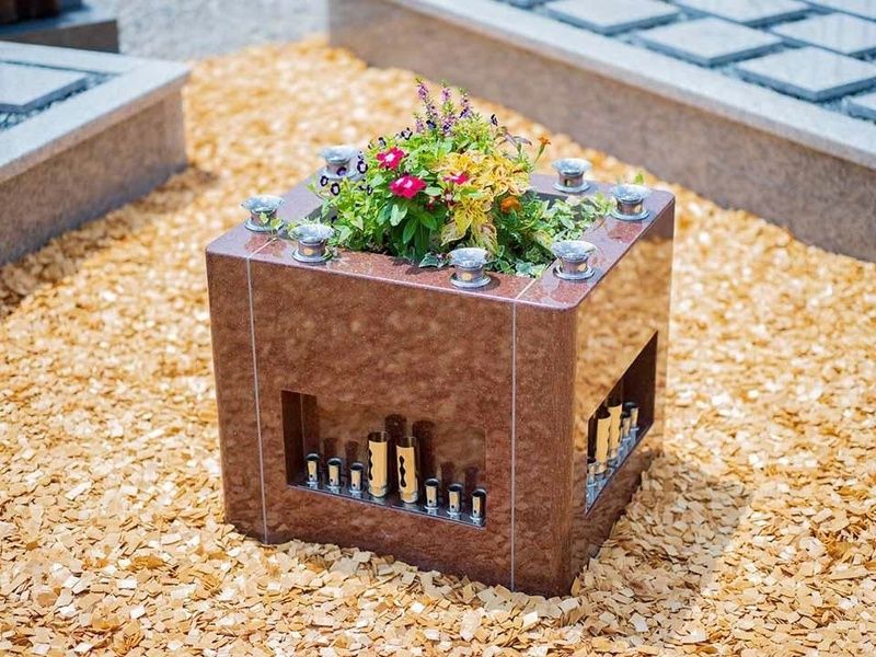 平和公園内 メモリアルガーデン天寧寺霊苑