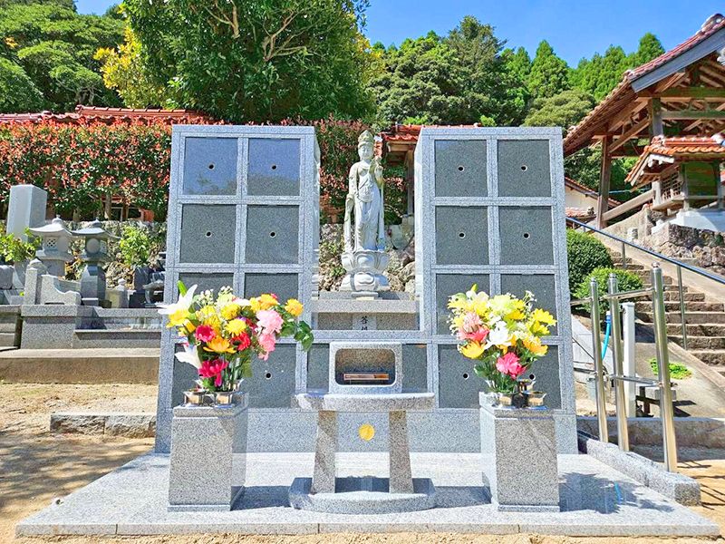 本誓寺 のうこつぼ