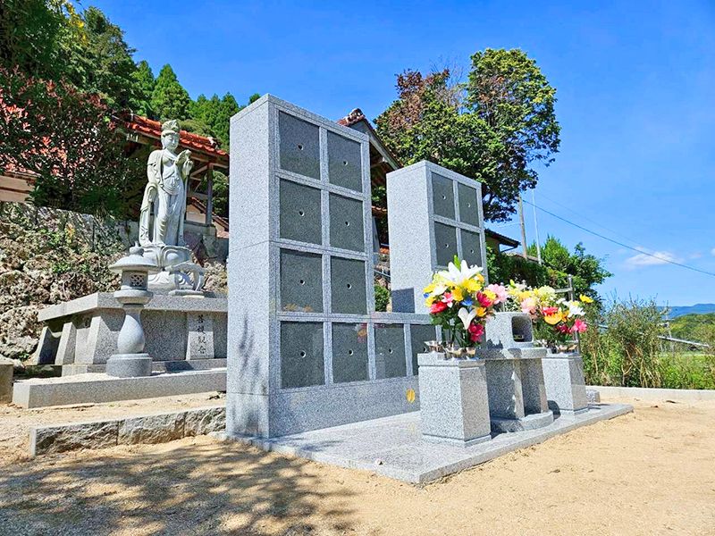 本誓寺 のうこつぼ