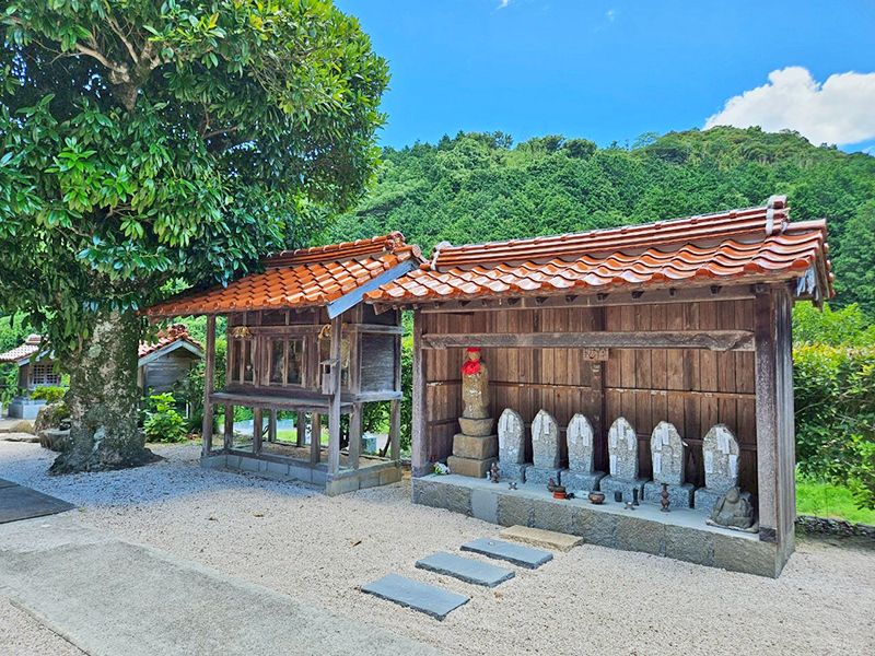 本誓寺 のうこつぼ