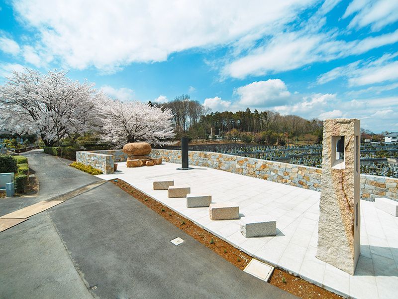 浄苑墓：イサム・ノグチの支えた石彫家和泉正敏先生の作品