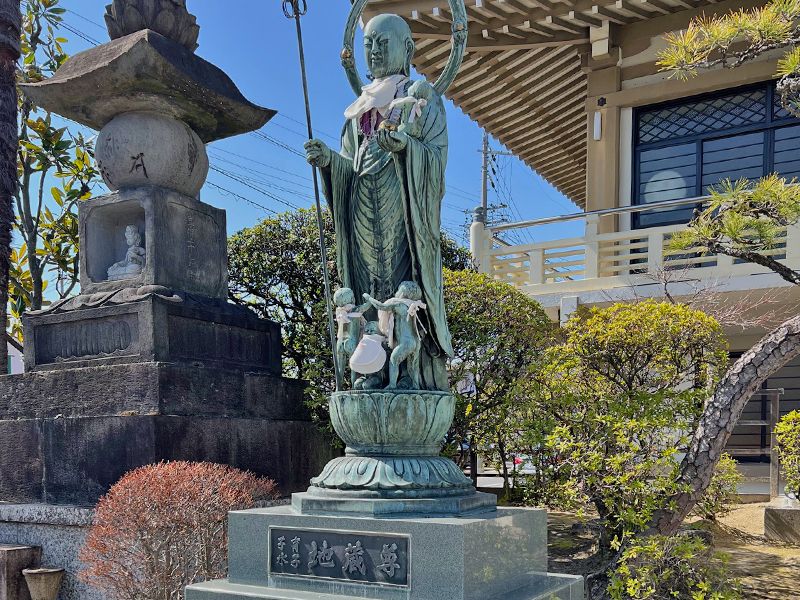 熱田境内供養塔