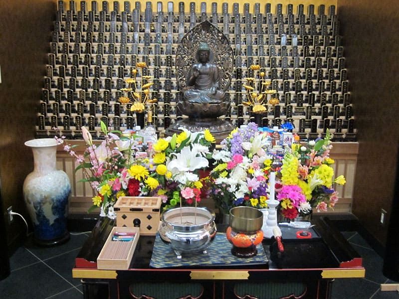 尼将軍 南の丘霊堂