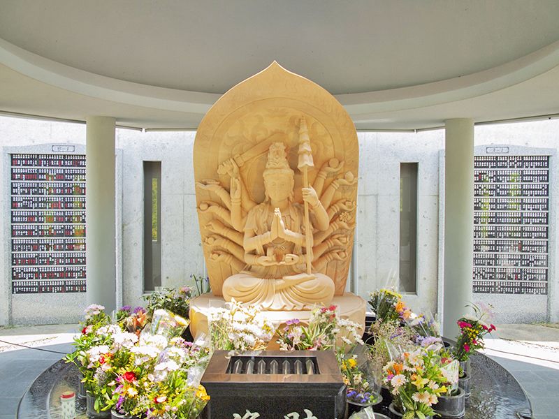 なごみ霊廟シンボルの千手観音