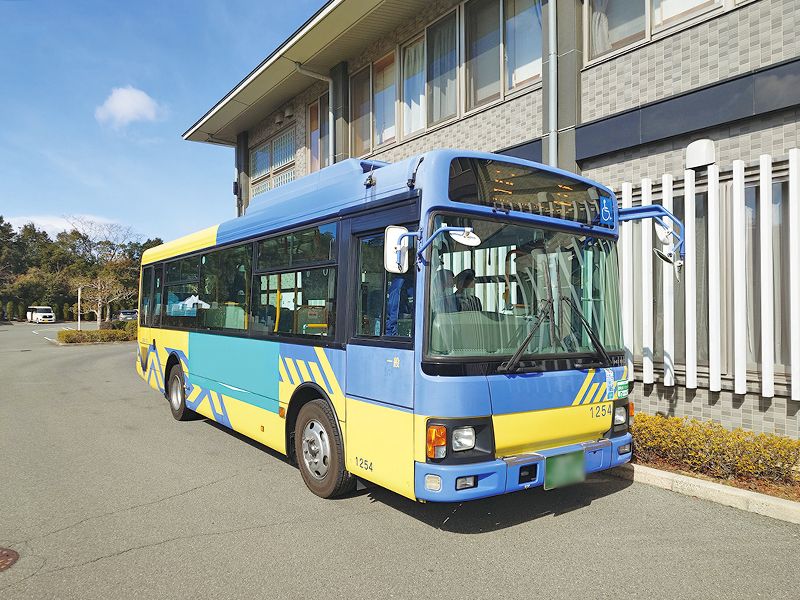 2駅からバス運行で便利！