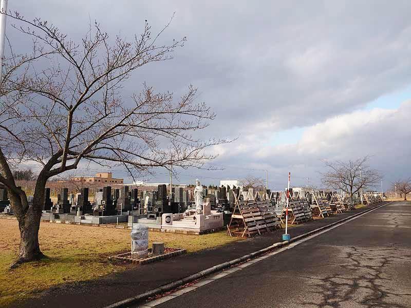 黒石市姥懐霊園墓地