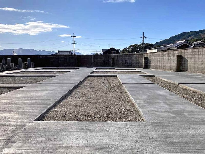金岐共同墓地