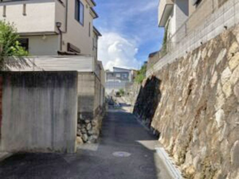 北刀根山墓地