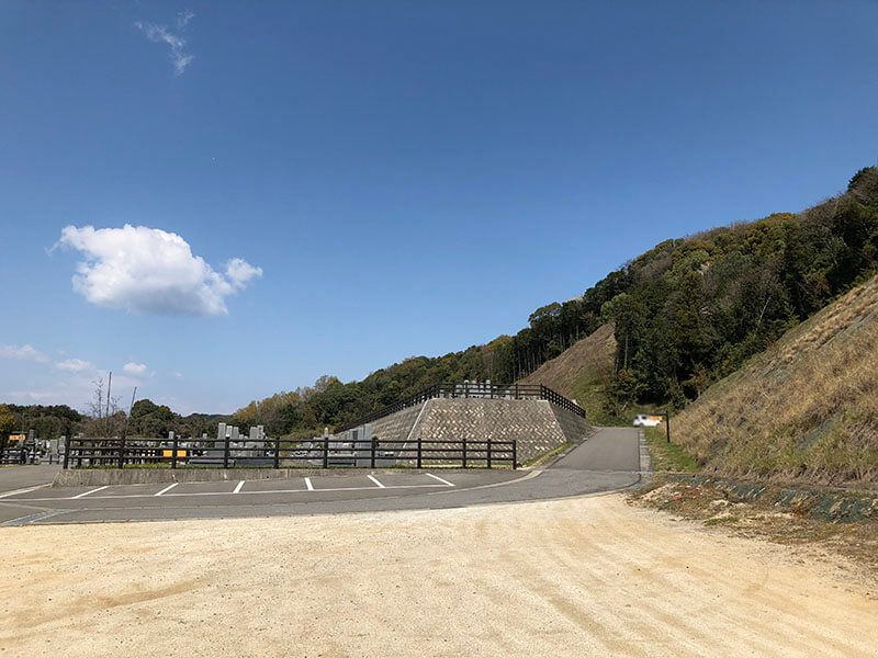 今治市営 大谷墓地　墓域近くの駐車場